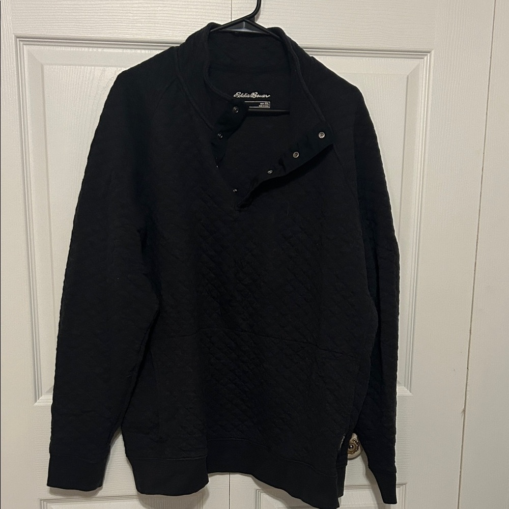 Eddie Bauer Men's Black Quilted Crewneck Sweater